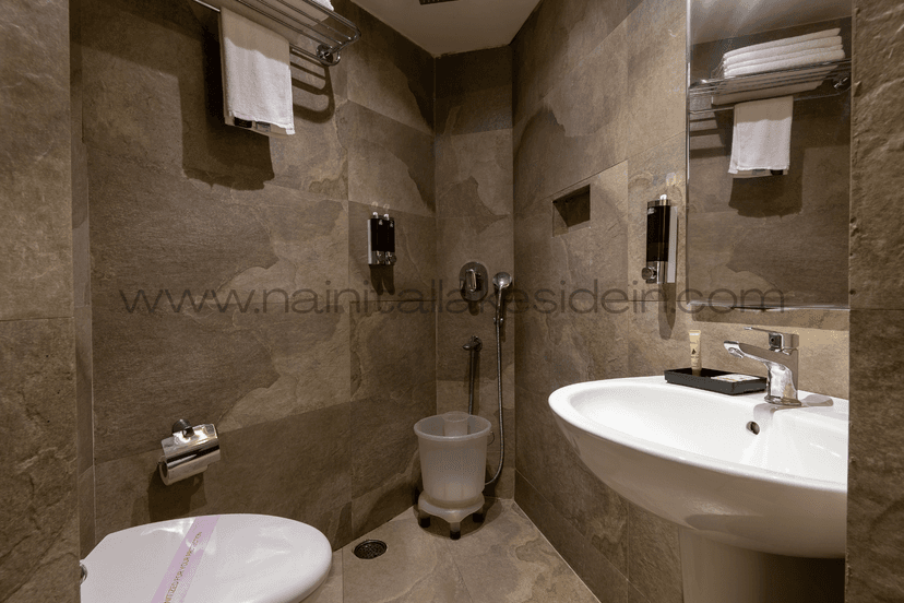 Washroom - Acacia Room, LakeSide Inn